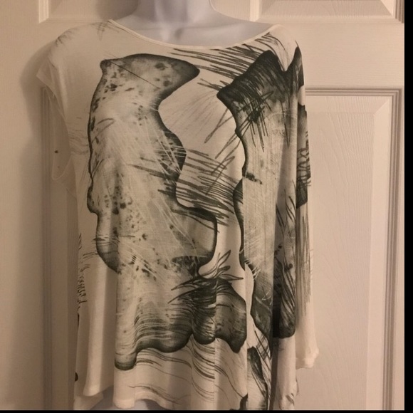 Jealous Tomato Tops - Jealous Tomato. Asymmetrical too. Sz M ( a bit oversized)